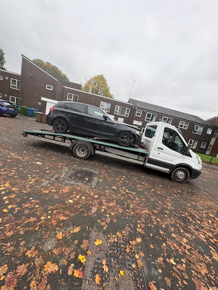 Larkins Motors recovery team Shaw Oldham - 24/7 vehicle recovery specialists